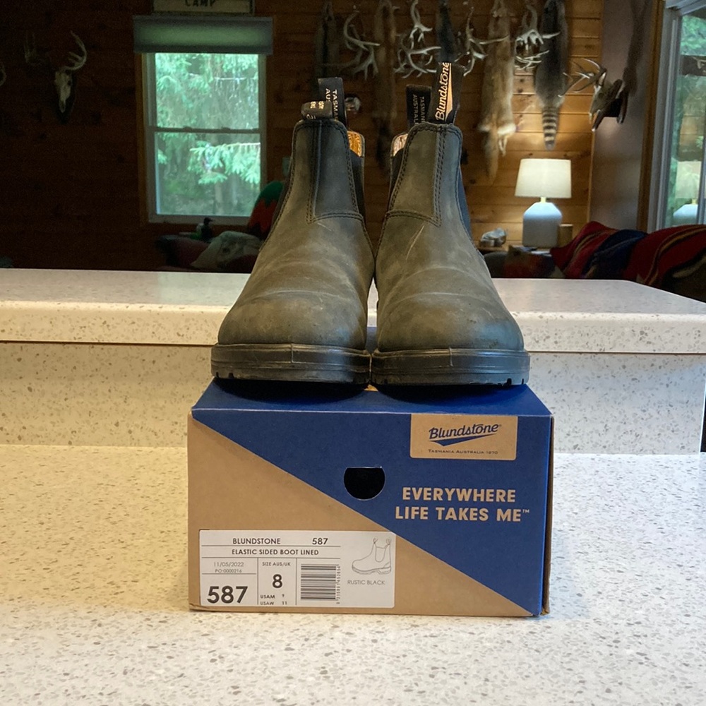 Blundstone original 587 USA size 9 black
